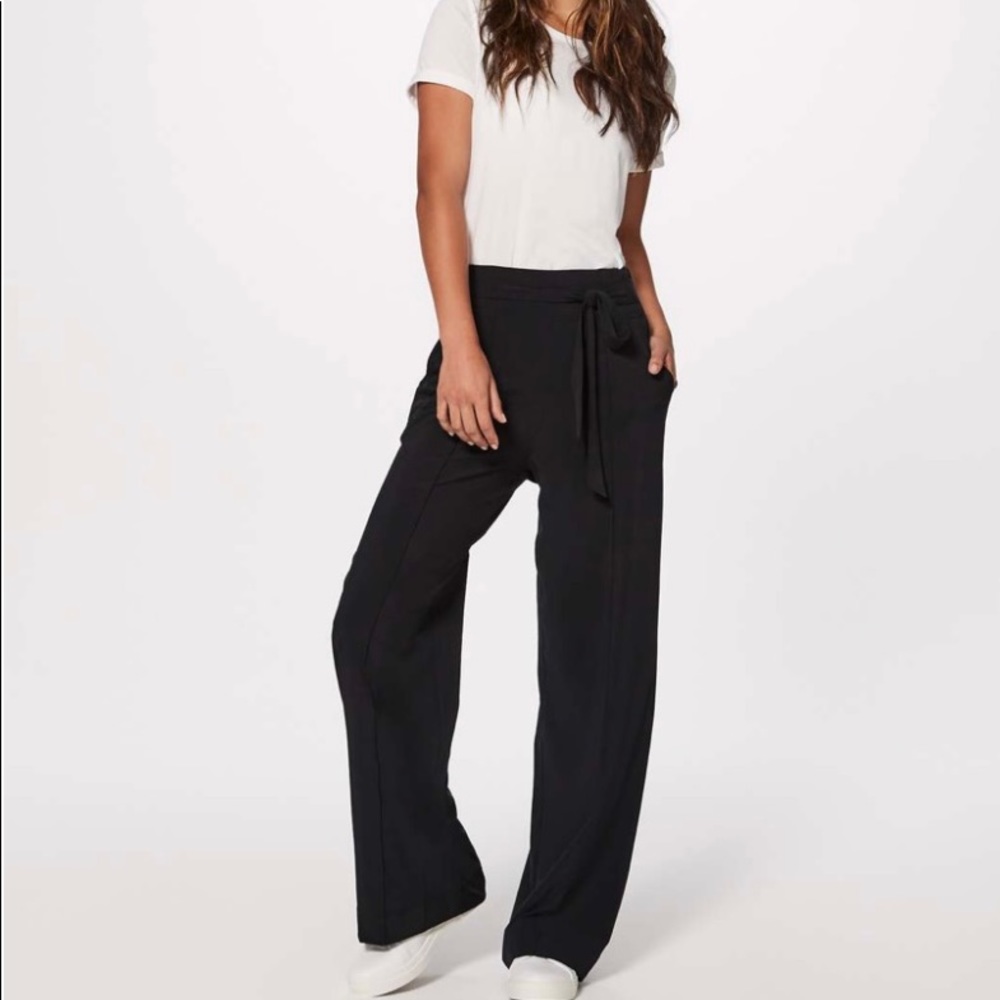 LULULEMON Noir Pant  Black Lightweight 12